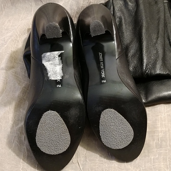 Jones New York tall leather slouch style boots - Picture 7 of 8